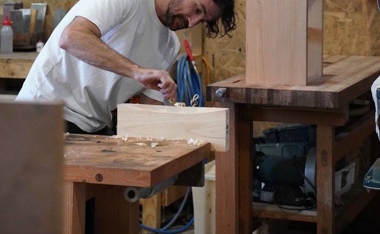 01_Andy Ward - Swoop Stool Production 2025. Photo - Elizabeth Campbell