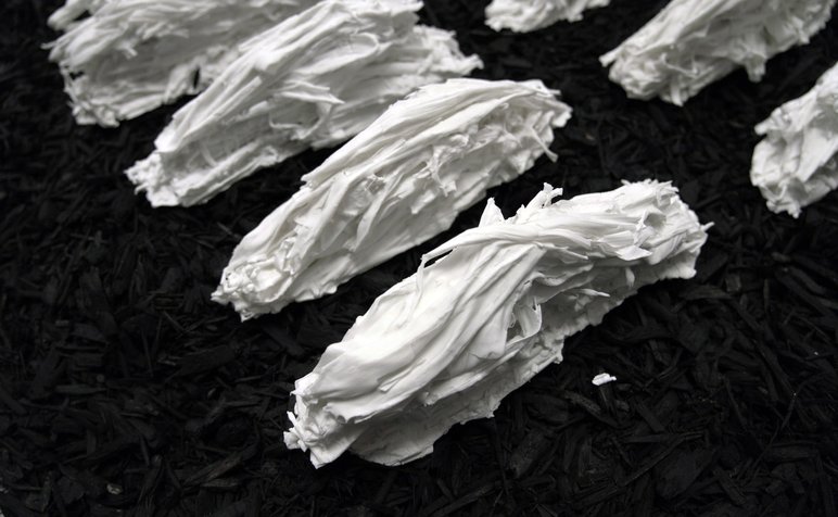 02. Black and white_Jing Liang_2023-Ceramics-BAHons-Jing-Liang-Archive-Corn-husks-2000px-1-original