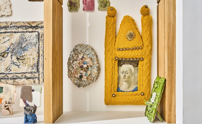 033_Craft_SalonHang_Install_C_Armstrong_2025