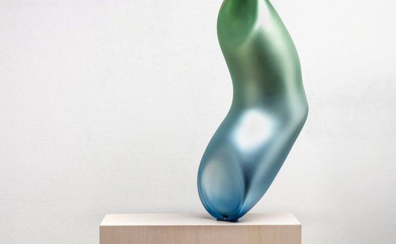 09. Nadège Desgenétez, Lucent 2018, blown glass, mirrored, carved, hand-sanded, plywood.1590 x 600 x 300. Photo_ Greg Piper (1)