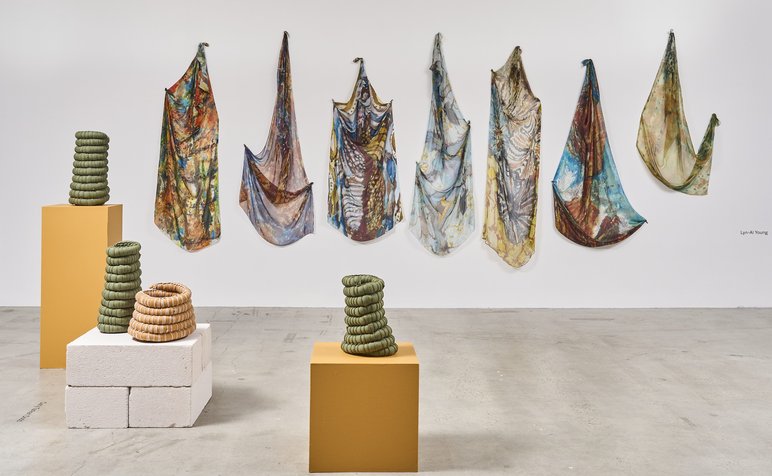 102_Craft_DancingHands_Install_C_Armstrong_2025