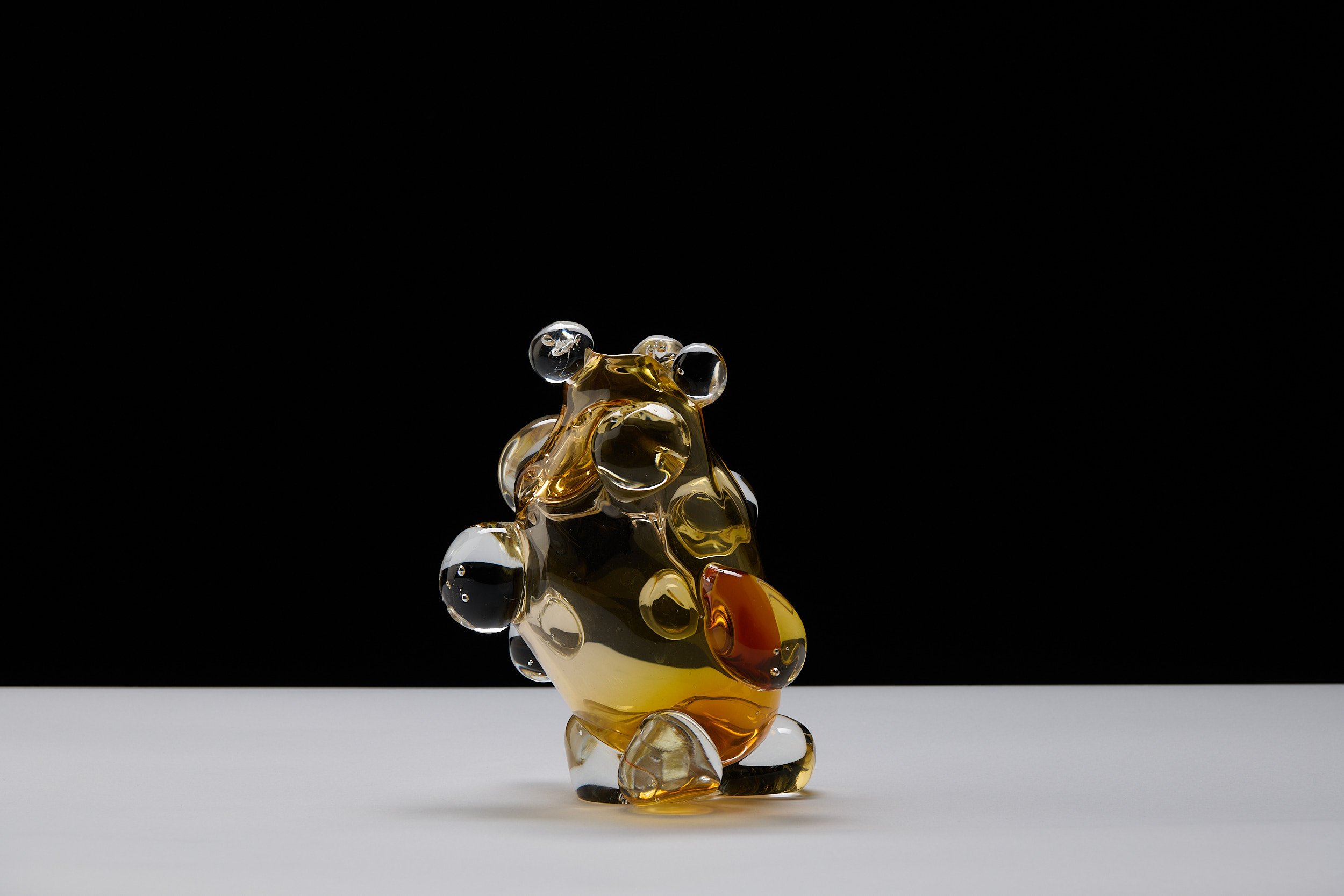 Laura de Carteret, 2023, Still Figuring Things Out, Glass, 180 x 130, fred Kroh1