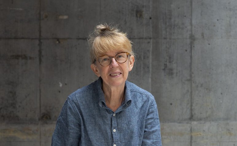 Lindy_McSwan_Headshot_ImageBy_Chrisitan_Capurro